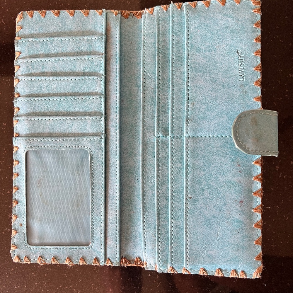 Lavishly Embroidered Wallet - Picture 3 of 3
